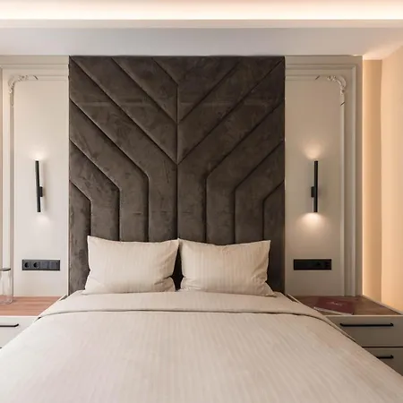 Center Luxury アパート *