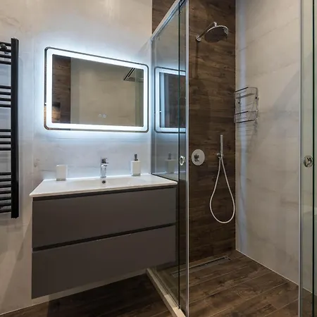 Center Luxury Апартамент