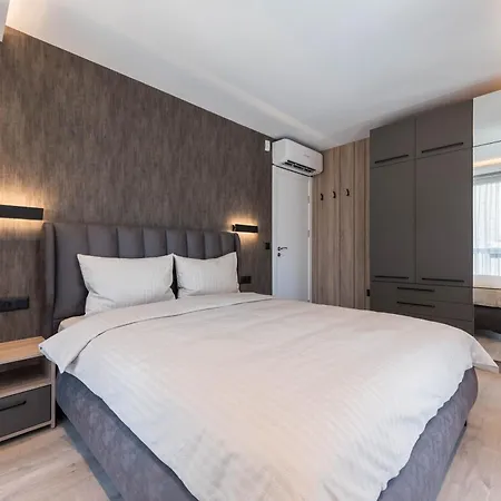 Center Luxury Апартамент *