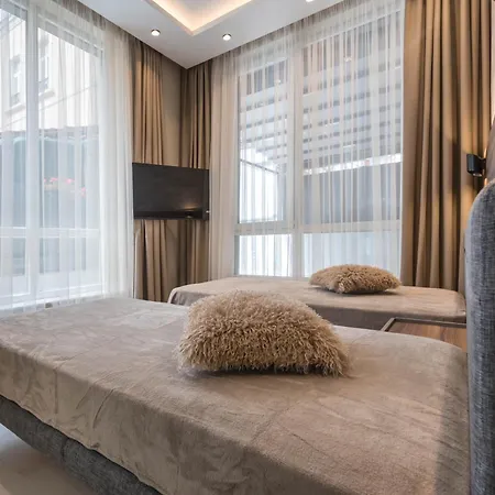 Center Luxury Апартамент