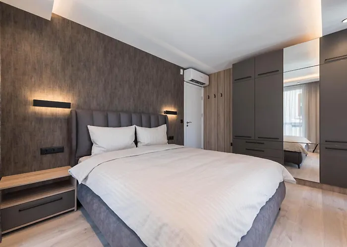 Center Luxury Apartment *