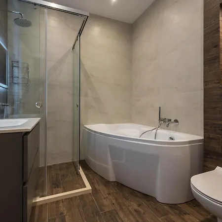 Center Luxury *