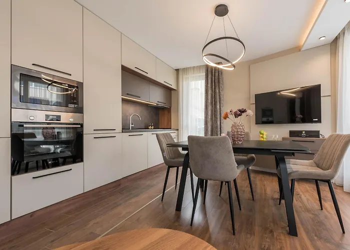 Center Luxury Apartment *